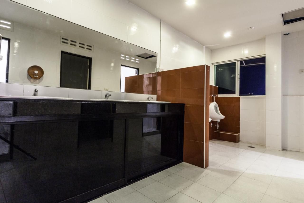 คิวบิก เบด ประตูน้ำ Hostel กรุงเทพมหานคร ภายนอก รูปภาพ